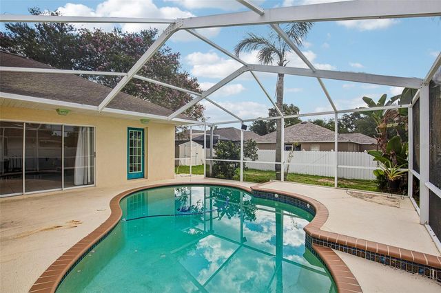 2302 TOWERING OAKS CIRCLE, Seffner, FL 33584