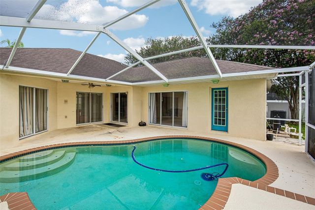 2302 TOWERING OAKS CIRCLE, Seffner, FL 33584