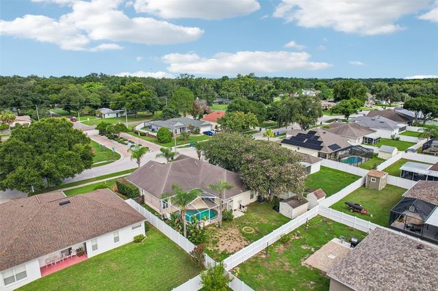 2302 TOWERING OAKS CIRCLE, Seffner, FL 33584