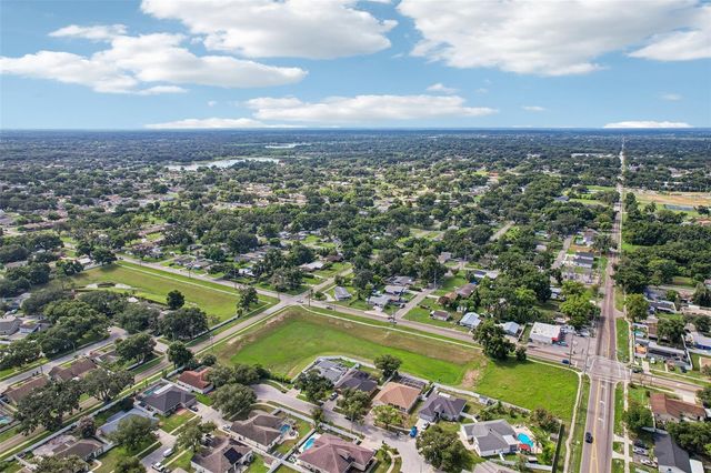 2302 TOWERING OAKS CIRCLE, Seffner, FL 33584