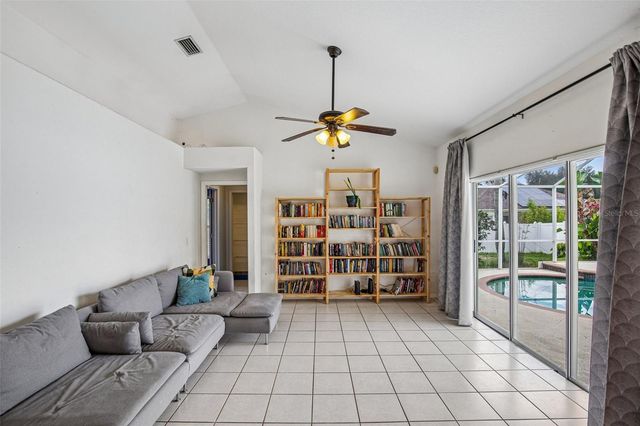 2302 TOWERING OAKS CIRCLE, Seffner, FL 33584