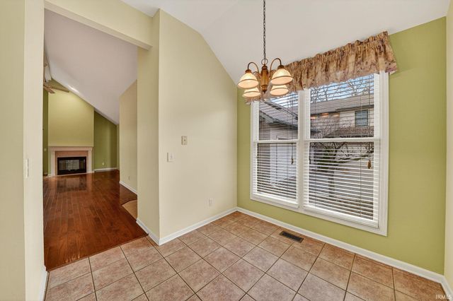 1342 Bridge Water Way, Mishawaka, IN 46545