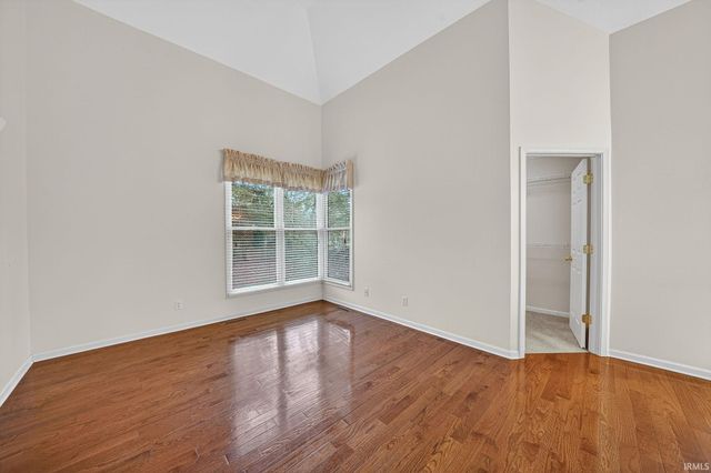 1342 Bridge Water Way, Mishawaka, IN 46545