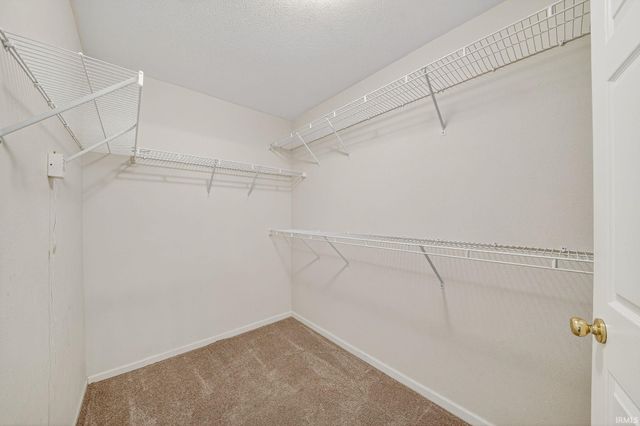 1342 Bridge Water Way, Mishawaka, IN 46545