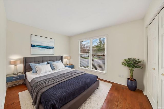 1342 Bridge Water Way, Mishawaka, IN 46545