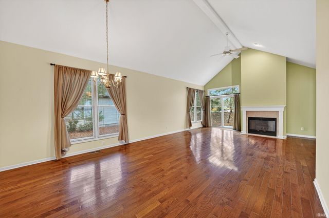 1342 Bridge Water Way, Mishawaka, IN 46545