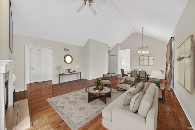 1342 Bridge Water Way, Mishawaka, IN 46545