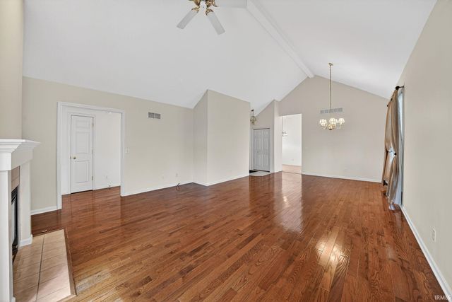 1342 Bridge Water Way, Mishawaka, IN 46545