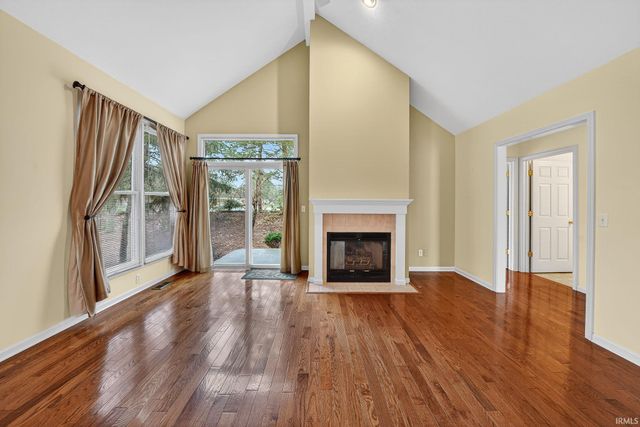 1342 Bridge Water Way, Mishawaka, IN 46545