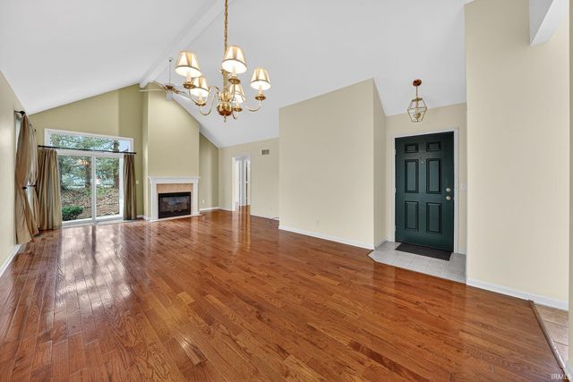 1342 Bridge Water Way, Mishawaka, IN 46545