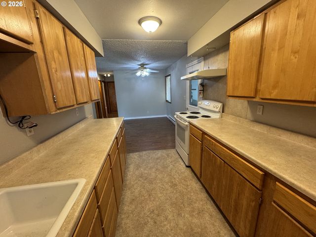 1503 N 2ND Ave, Kelso, WA 98626