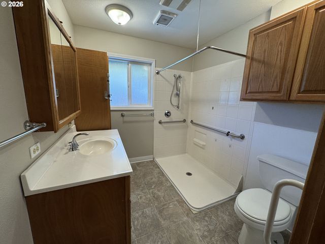 1503 N 2ND Ave, Kelso, WA 98626