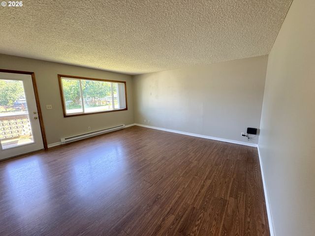 1503 N 2ND Ave, Kelso, WA 98626