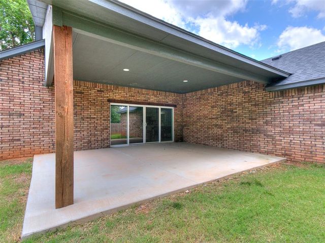 10121 St Patrick Drive, Midwest City, OK 73130