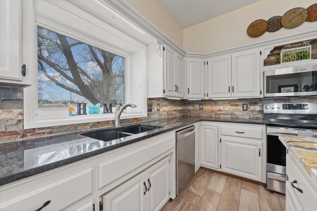 2225 N Gentry Ln, El Dorado, KS 67042