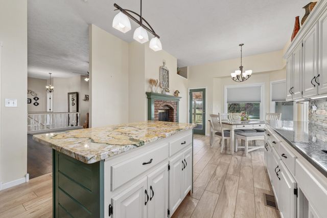 2225 N Gentry Ln, El Dorado, KS 67042