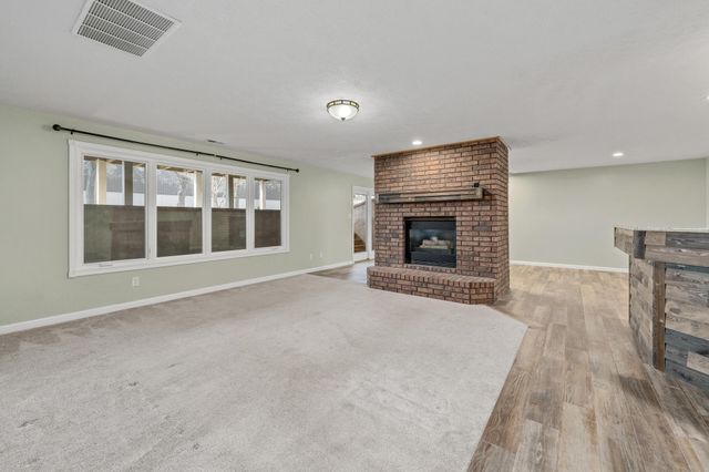 2225 N Gentry Ln, El Dorado, KS 67042