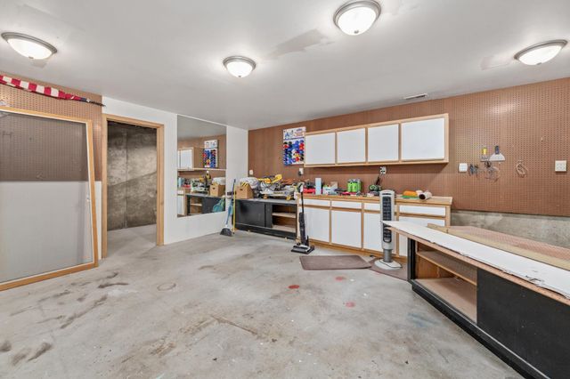 2225 N Gentry Ln, El Dorado, KS 67042