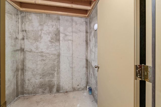 2225 N Gentry Ln, El Dorado, KS 67042