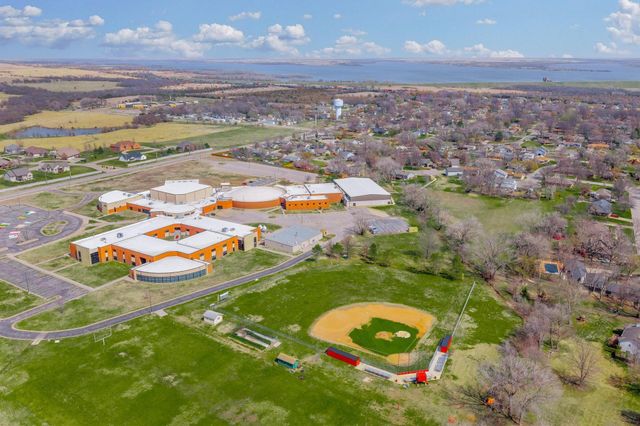 2225 N Gentry Ln, El Dorado, KS 67042