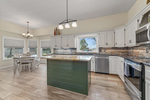 2225 N Gentry Ln, El Dorado, KS 67042