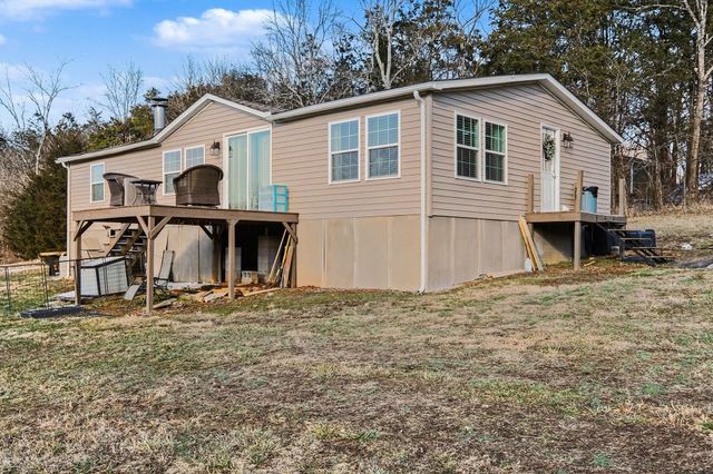 44 Opossum Hollow Rd, Gordonsville, TN 38563