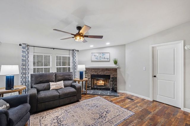 44 Opossum Hollow Rd, Gordonsville, TN 38563