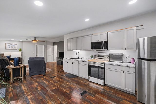 44 Opossum Hollow Rd, Gordonsville, TN 38563