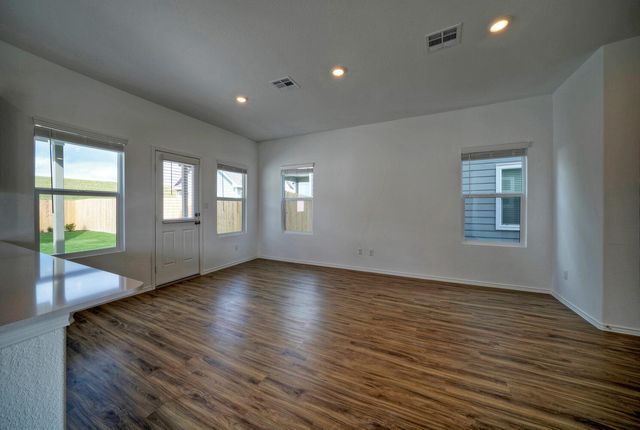 1317 Linwood ST, Leander, TX 78641
