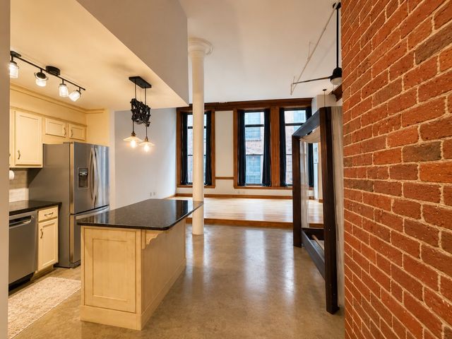 172 Middle St 206, Lowell, MA 01852
