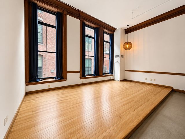 172 Middle St 206, Lowell, MA 01852