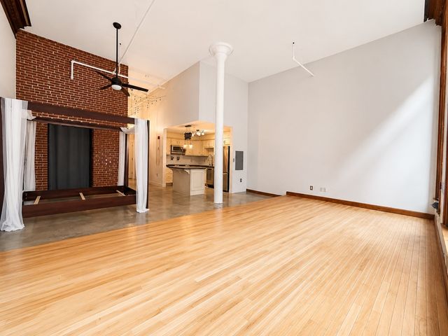 172 Middle St 206, Lowell, MA 01852