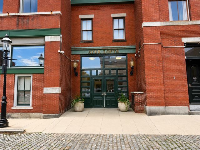 172 Middle St 206, Lowell, MA 01852