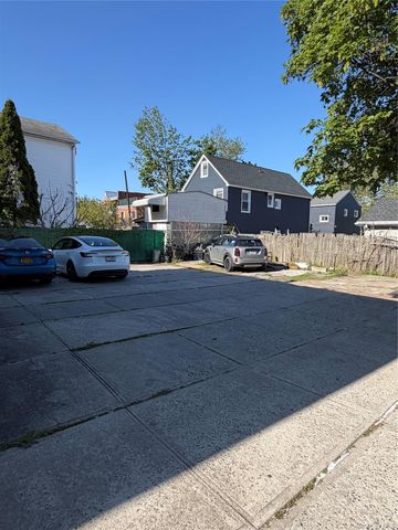 2018 121st Street 2nd Floor, College Point, NY 11356