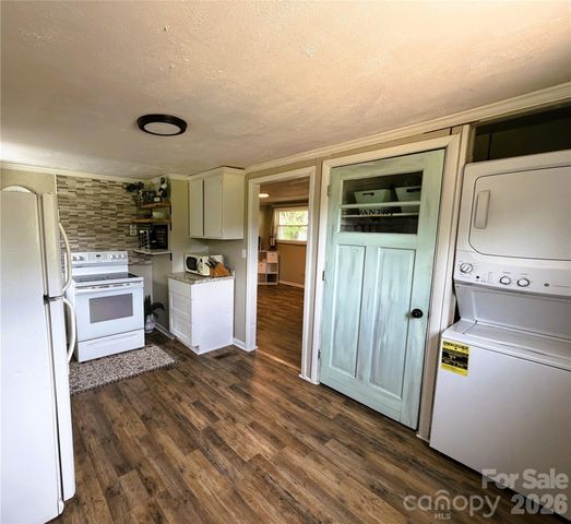 68 Doc Stokes Drive, Taylorsville, NC 28681