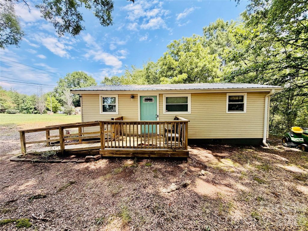 68 Doc Stokes Drive, Taylorsville, NC 28681