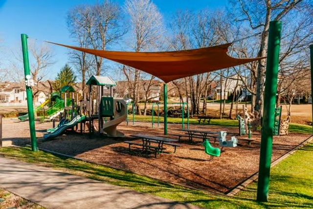 2792 Americus Dr, Thompsons Station, TN 37179