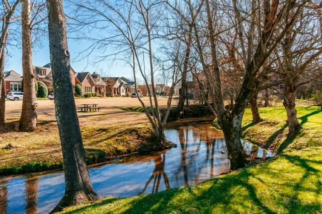 2792 Americus Dr, Thompsons Station, TN 37179