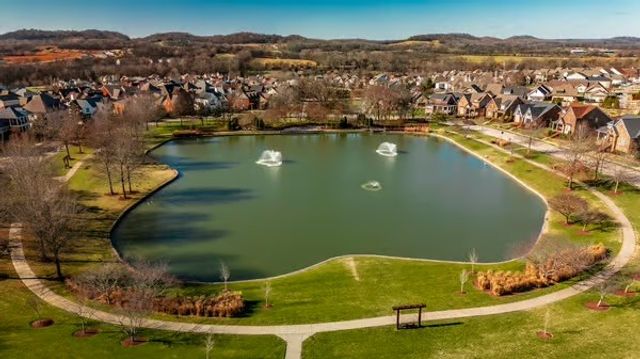 2792 Americus Dr, Thompsons Station, TN 37179