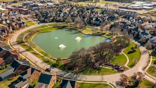 2792 Americus Dr, Thompsons Station, TN 37179