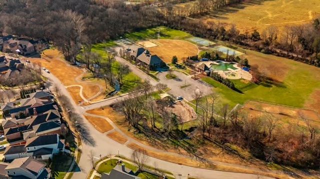 2792 Americus Dr, Thompsons Station, TN 37179