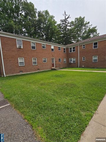 12 Rolling Ridge Road, Montvale, NJ 07645