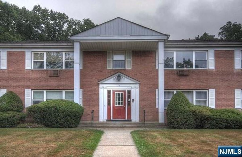 12 Rolling Ridge Road, Montvale, NJ 07645