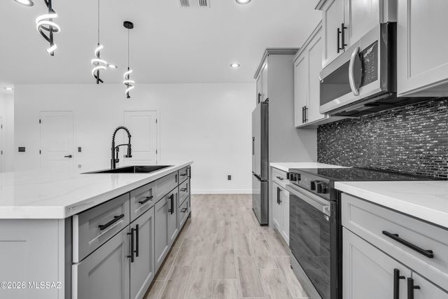 7853 S Cardinal Avenue, Tucson, AZ 85746