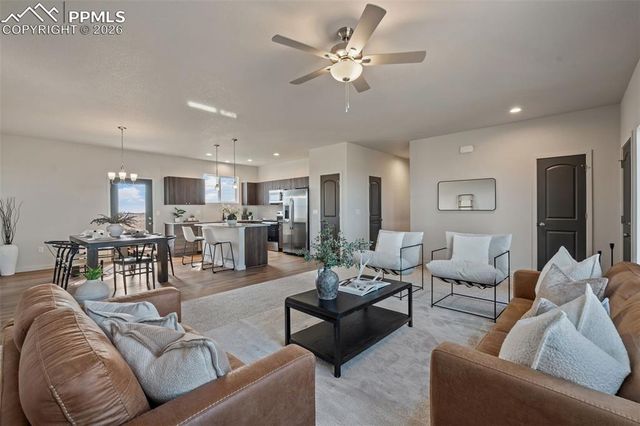 995 E Kirkwood Drive, Pueblo, CO 81007