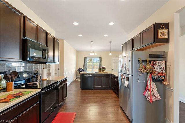 1378 Land Grove Drive, Kernersville, NC 27284