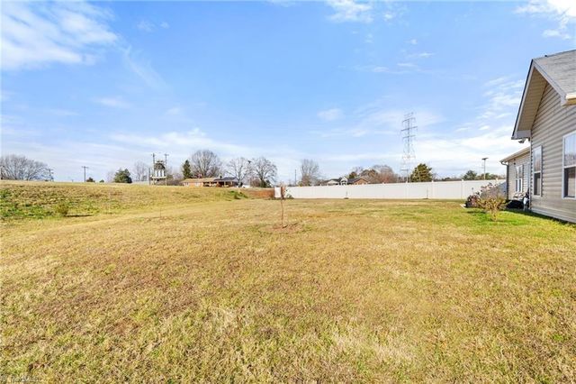 1378 Land Grove Drive, Kernersville, NC 27284