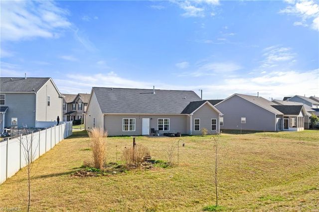 1378 Land Grove Drive, Kernersville, NC 27284