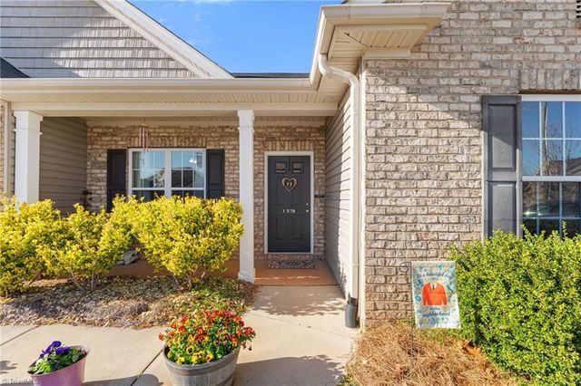 1378 Land Grove Drive, Kernersville, NC 27284