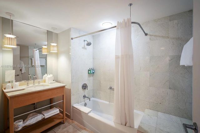 18683 Collins Avenue 1609, Sunny Isles Beach, FL 33160